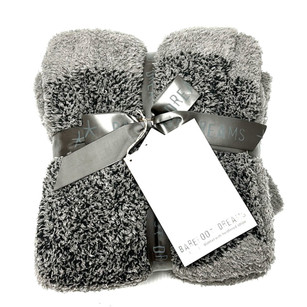 SOLD!!! NEW Barefoot Dreams Cozy Chic Blanket